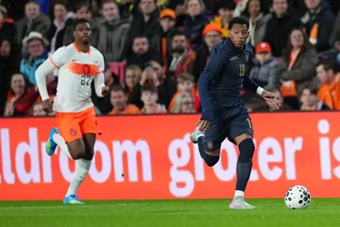 هولندا تتعادل مع الإكوادور وديا.. والسنغال تفوز على جامبيا